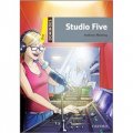 Dominoes Second Edition Level 1: Studio Five [平裝] (多米諾骨牌讀物系列 第二版 第一級：五號工作室)