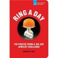 Ring a Day [平裝] (天天換首飾: 從365天各式珠寶中挑選700張圖片)