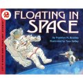 Floating in Space [平裝] (太空漫遊)
