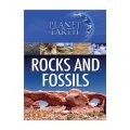 Rocks and Fossils (Planet Earth) [平裝]