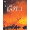 Light on the Earth: Two Decades of Winning Images (Wildlife Photographer of the Year) [精裝]