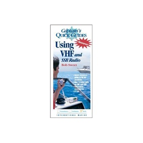 Using VHF and SSB Radios: A Captain s Quick Guide [Pamphlet] [平裝]